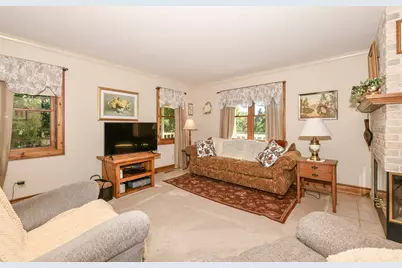 S86W30445  Stonegate Dr, Mukwonago, WI 53149 - Photo 33