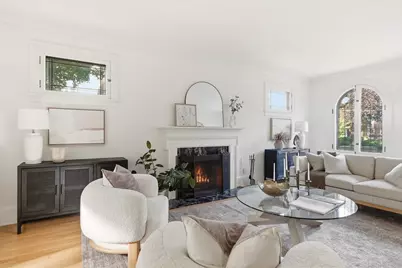 2522 N Summit Ave, Milwaukee, WI 53211 - Photo 9
