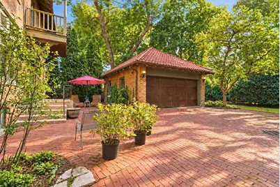 2522 N Summit Ave, Milwaukee, WI 53211 - Photo 45