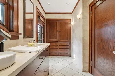 2522 N Summit Ave, Milwaukee, WI 53211 - Photo 25
