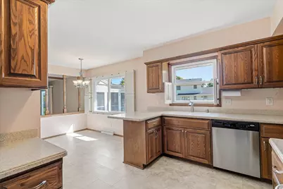 12605 W Wilbur Dr, New Berlin, WI 53151 - Photo 9