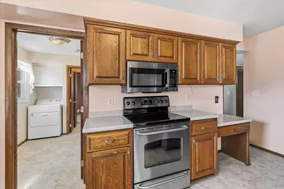 12605 W Wilbur Dr, New Berlin, WI 53151 - Photo 7