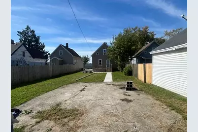 2043  Clark St, Racine, WI 53403 - Photo 7