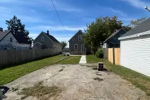 2043 Clark St, Racine, WI 53403 - Photo 7