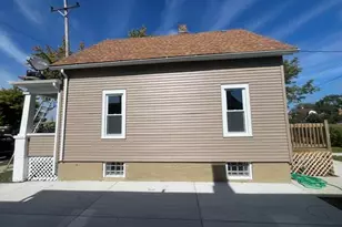 2043 Clark St, Racine, WI 53403 - Photo 3