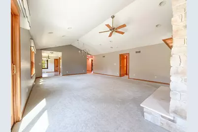 N21W24303 E Parkway Meadow Cir #B, Pewaukee, WI 53072 - Photo 5