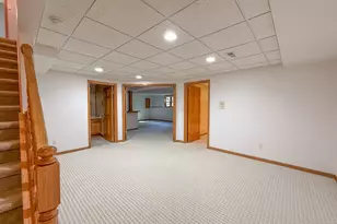 N21W24303 E Parkway Meadow Circle, Pewaukee, WI 53072 - Photo 29