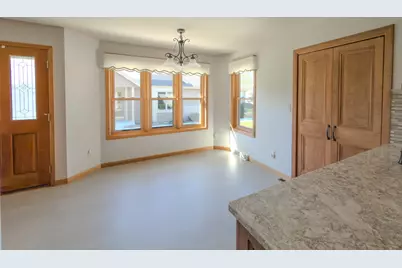 N21W24303 E Parkway Meadow Cir #B, Pewaukee, WI 53072 - Photo 11