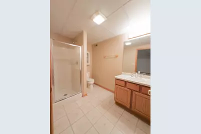 N21W24303 E Parkway Meadow Cir #B, Pewaukee, WI 53072 - Photo 35