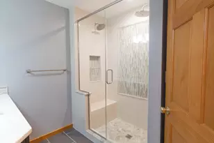 N21W24303 E Parkway Meadow Circle, Pewaukee, WI 53072 - Photo 27