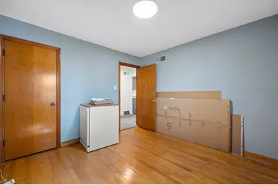 9020 W Vincent Pl, West Allis, WI 53214 - Photo 11