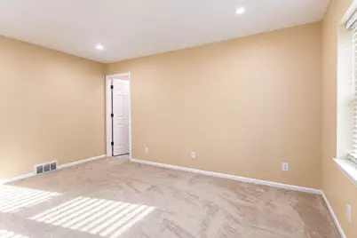 10166 S Nicholson Rd, Oak Creek, WI 53154 - Photo 5