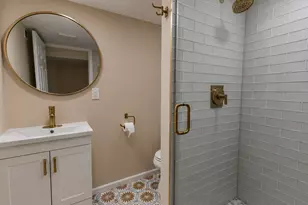 10166 S Nicholson Rd, Oak Creek, WI 53154 - Photo 9