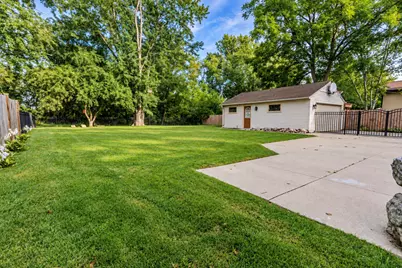 10166 S Nicholson Rd, Oak Creek, WI 53154 - Photo 3