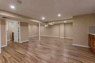 10166 S Nicholson Rd, Oak Creek, WI 53154 - Photo 15