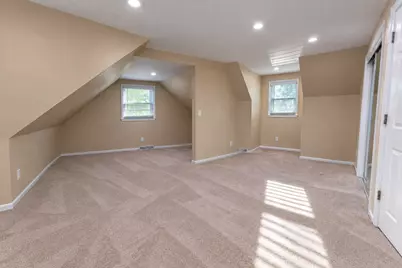 10166 S Nicholson Rd, Oak Creek, WI 53154 - Photo 11