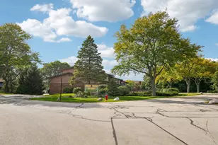 8560 W Waterford Ave, Greenfield, WI 53228 - Photo 43