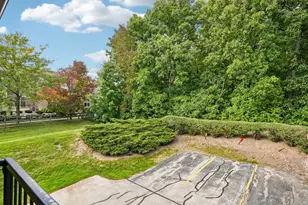 8560 W Waterford Ave, Greenfield, WI 53228 - Photo 37