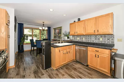 N24W24045  Brandon Oaks Dr #B, Pewaukee, WI 53072 - Photo 13