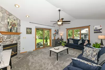 N24W24045  Brandon Oaks Dr #B, Pewaukee, WI 53072 - Photo 7
