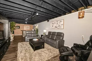 N24W24045 Brandon Oaks Dr, Pewaukee, WI 53072 - Photo 5
