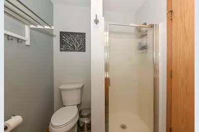 N24W24045  Brandon Oaks Dr #B, Pewaukee, WI 53072 - Photo 21
