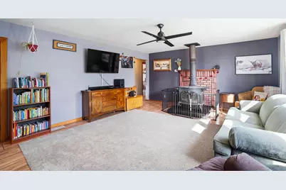 400 W Market St, Burlington, WI 53105 - Photo 7
