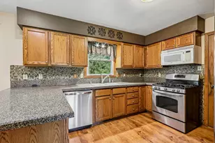 28604 Burma Ln, Racine, WI 53185 - Photo 5