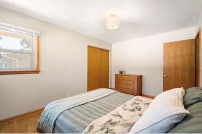 5444 N Dexter Ave, Glendale, WI 53209 - Photo 13