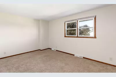 2700  Albany Ct #2702, Waukesha, WI 53188 - Photo 13