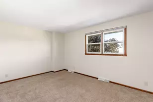 2700 Albany Ct, Waukesha, WI 53188 - Photo 13