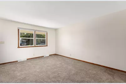 2700  Albany Ct #2702, Waukesha, WI 53188 - Photo 5