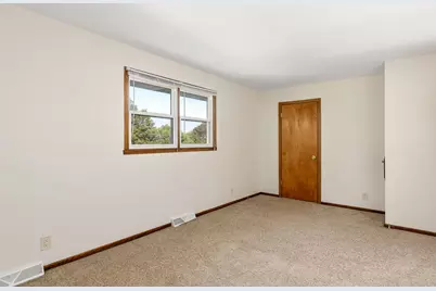 2700  Albany Ct #2702, Waukesha, WI 53188 - Photo 19