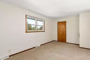 2700 Albany Ct, Waukesha, WI 53188 - Photo 19