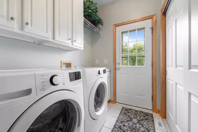 11235 N Westwood Cir, Mequon, WI 53097 - Photo 17