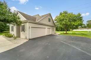 11235 N Westwood Circle, Mequon, WI 53097 - Photo 39