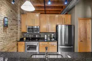 191 N Broadway, Milwaukee, WI 53202 - Photo 7