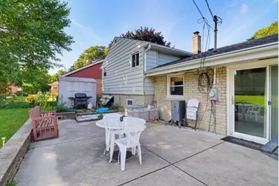 10929 W Harvard Ln, Wauwatosa, WI 53226 - Photo 5