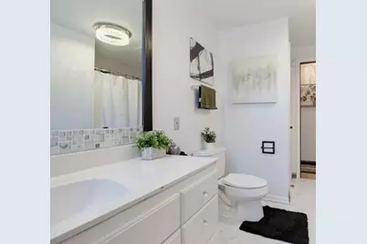 10929 W Harvard Ln, Wauwatosa, WI 53226 - Photo 15