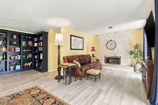 21 Wildwood Ct, Williams Bay, WI 53191 - Photo 5