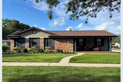 1804 W Clayton Crest Ave, Milwaukee, WI 53221 - Photo 3