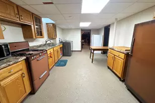 1804 W Clayton Crest Ave, Milwaukee, WI 53221 - Photo 9