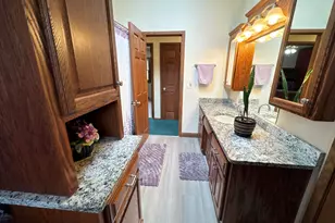 1804 W Clayton Crest Ave, Milwaukee, WI 53221 - Photo 7