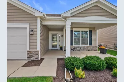 321  Bowing Way, Lake Geneva, WI 53147 - Photo 3