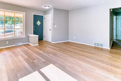 6622 N 51st St, Milwaukee, WI 53223 - Photo 5