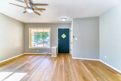 6622 N 51st St, Milwaukee, WI 53223 - Photo 3