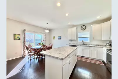 219 N Autumn Dr, Delavan, WI 53115 - Photo 9