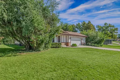 2330 S Brookside Pkwy, New Berlin, WI 53151 - Photo 3