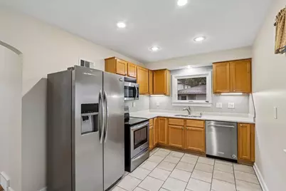 4628 N Hollywood Ave, Milwaukee, WI 53211 - Photo 5