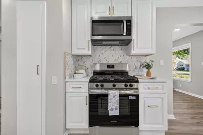 4945 N 57th St, Milwaukee, WI 53218 - Photo 9